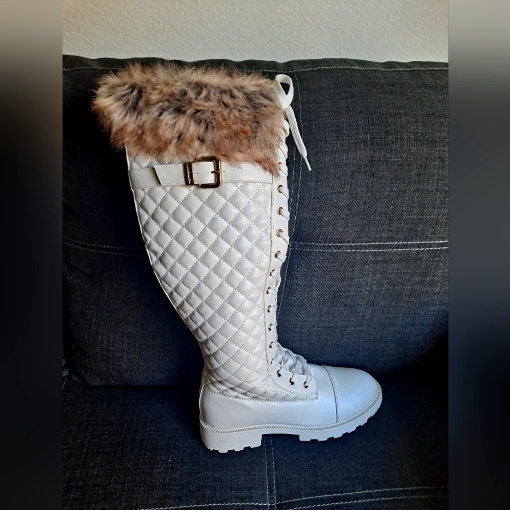 White flat Knee length Boots w/Faux Fur